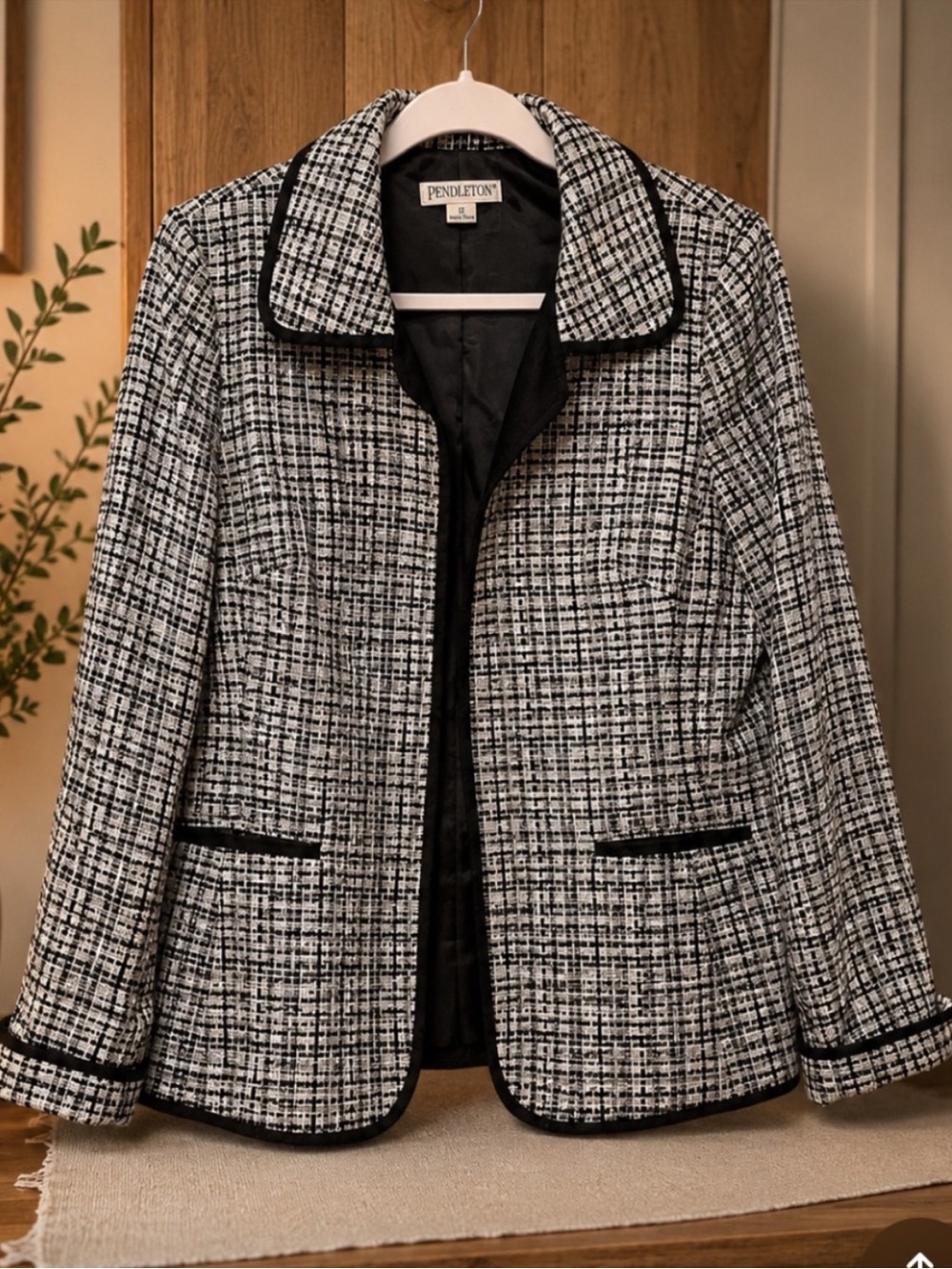 Pendleton Black and White Tweed Blazer with‎ Black Trim Sz US12